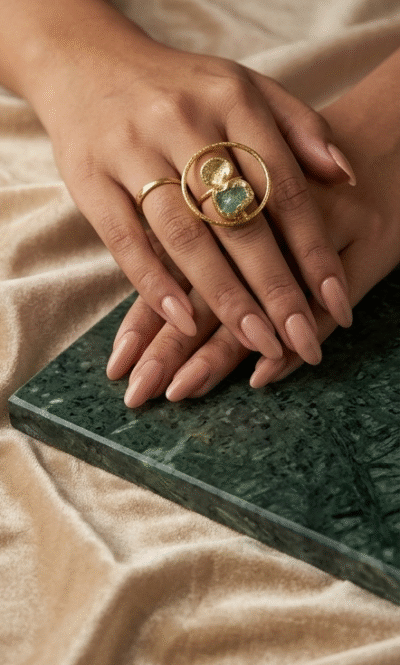 𝙰𝚟𝚗𝚒-Raw Stone Statement Ring